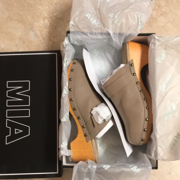 NWT MIA Clogs - Picture 6 of 11